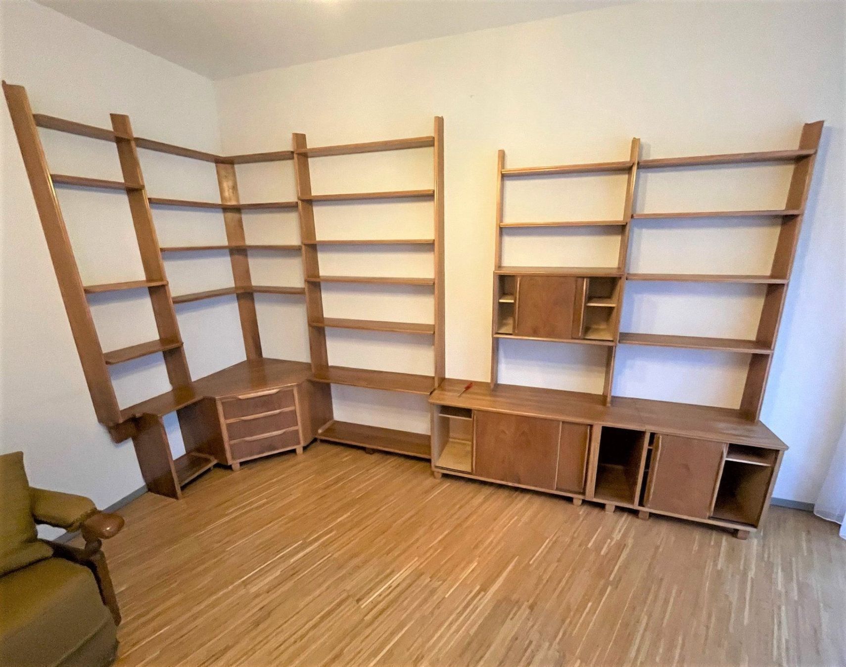 Scaffali: ReGaLwAnd – Usato da Winkel venduto da zeho 1