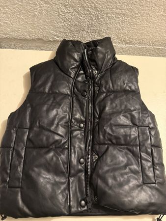 Schwarze Zara Weste, Gr. S, Top Zustand für den Winter!