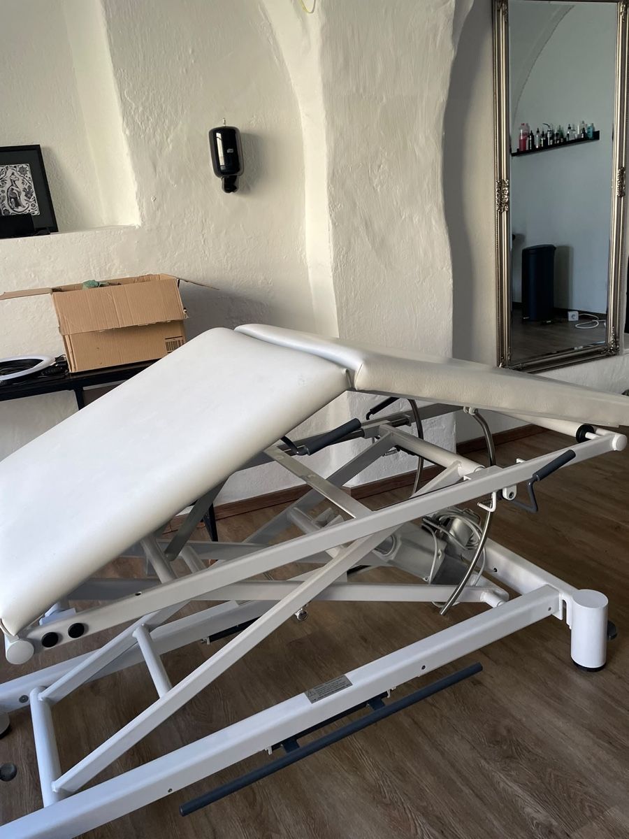 Liegen & Liegestühle: Physio Top Liege , echt Leder  – Gebraucht aus Embrach von MercedesINK 5