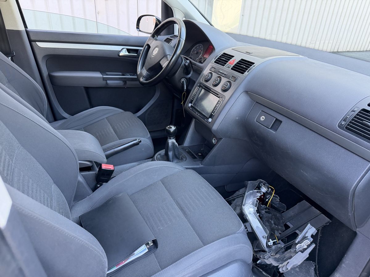 VW Autos: Vw touran 1.4  – Gebraucht aus Buchs SG von Sulti 8