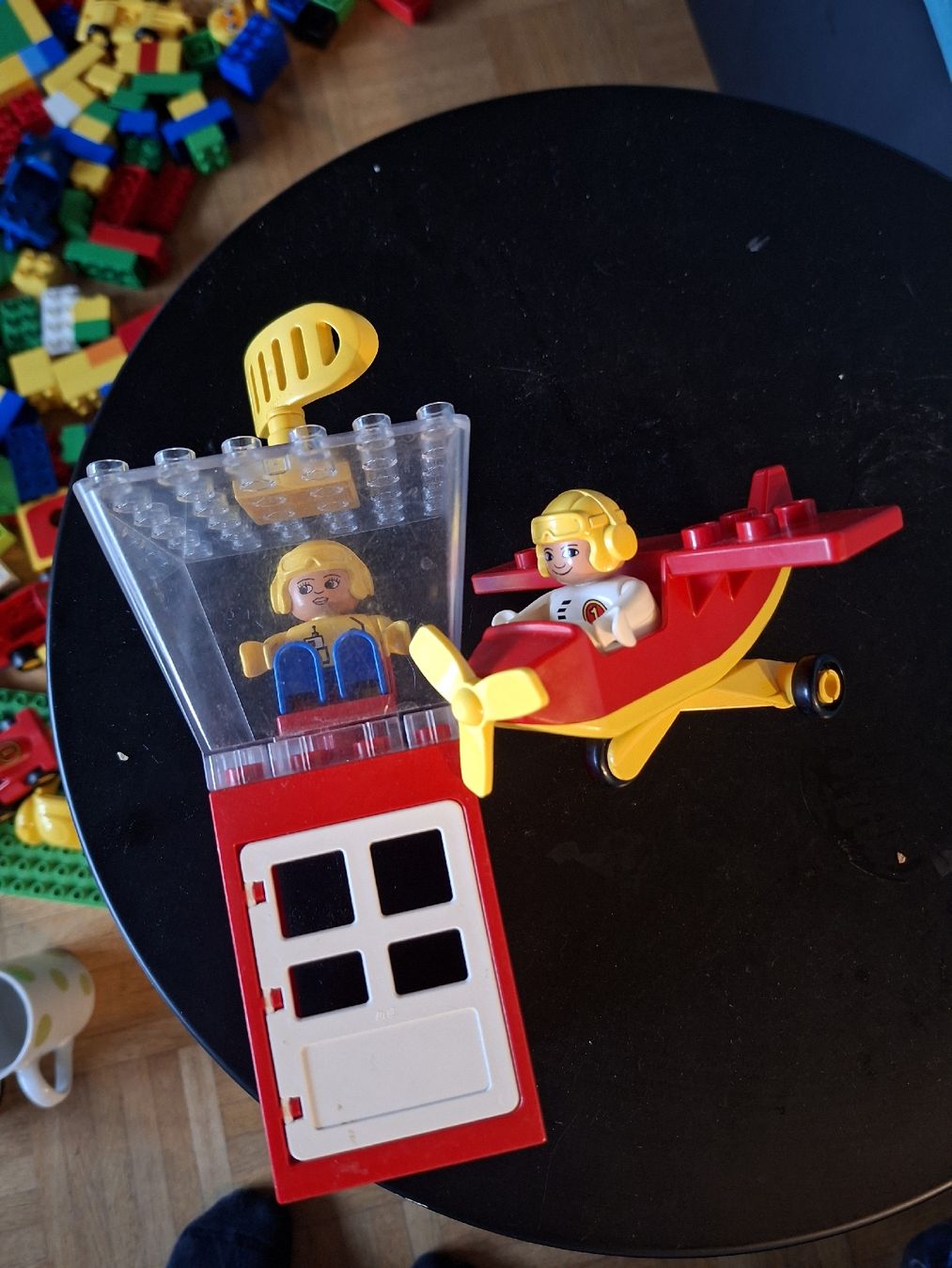Lego Giocattoli: Verkaufe ein lego duplo Flugzeug mit tower – Usato da Günsberg venduto da ste_qq59