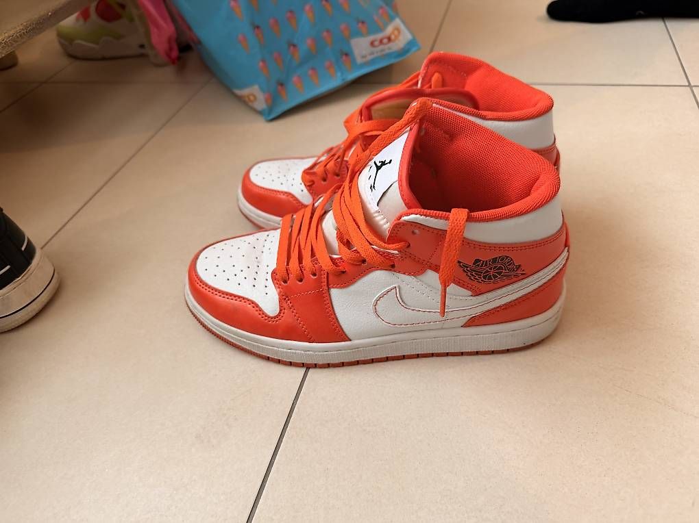 Herrenschuhe: Nike Jordan 1 Mid Orange 41 – Gebraucht aus Recherswil von mbi_dtp8 1
