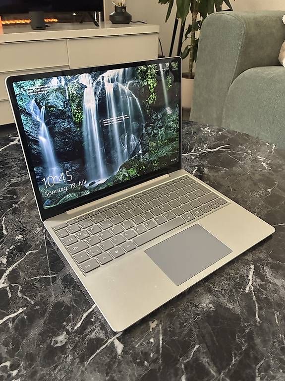 Microsoft Notebook: Surface Laptop Go - Guter Zustand – Usato da Unterkulm venduto da ary_sp68