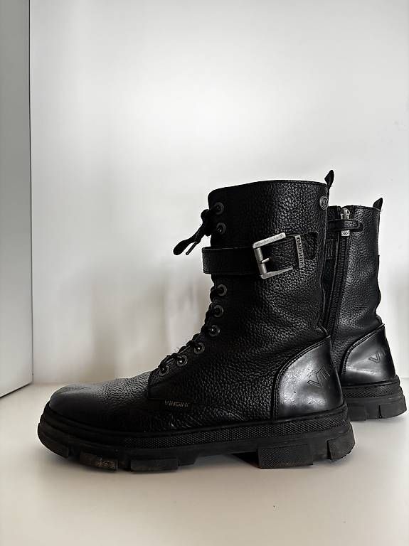 Scarpe da donna: Schwarze Lederstiefel - 39 – Usato da Hünibach venduto da tkv_79r2 2