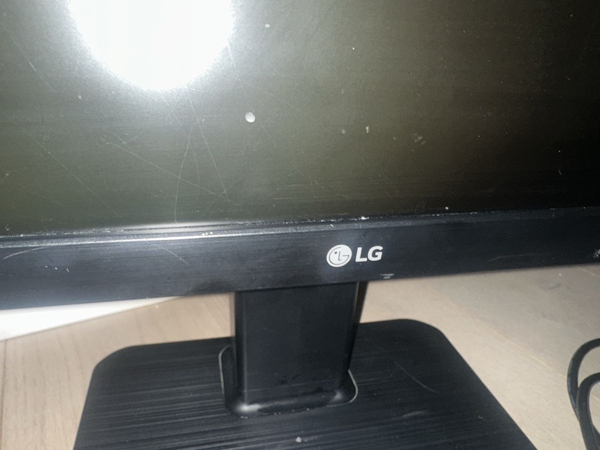 Monitore: LG Bildschirm 22 Zoll – Gebraucht aus Altendorf von Quietwater 1
