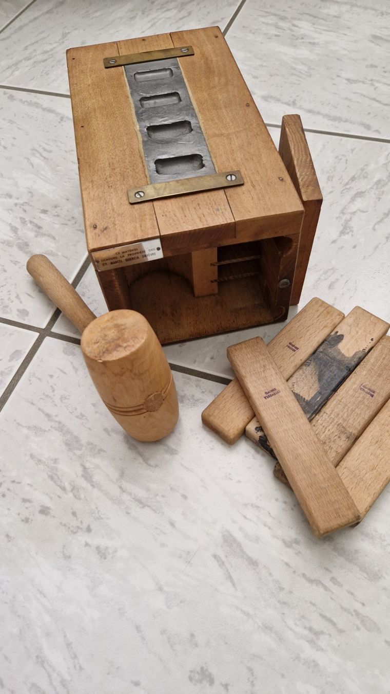 Barattoli: Ancienne boîte orfevrerie – Usato da PORRENTRUY venduto da tin_ff6p