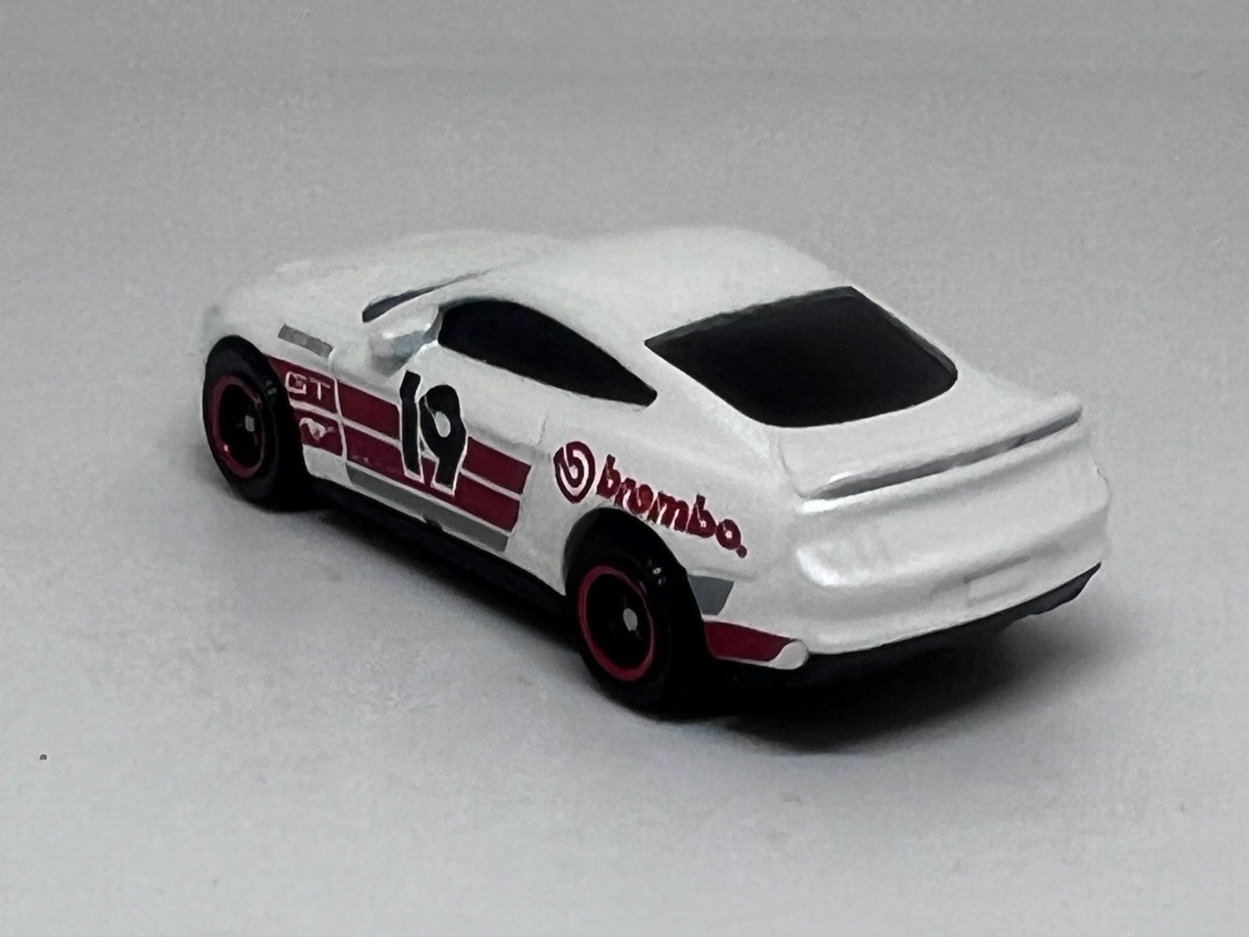 Matchbox Modellini d'auto: Matchbox '19 Ford Mustang Coupe #56 – Usato da Wildegg venduto da LaaBoutique 2