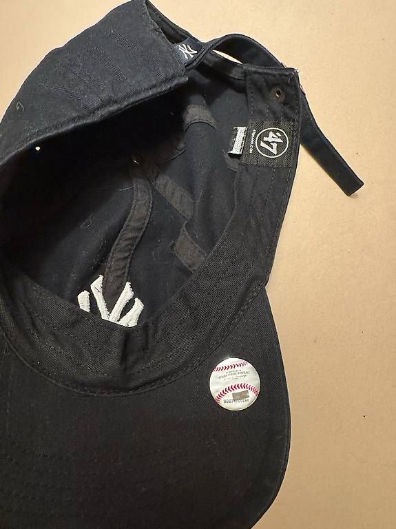 Hüte, Mützen & Caps: NY New York Yankees Baseball cap – Gebraucht aus Zürich von ter_k7kp 1