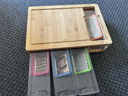Bamboo cutting board with 4 graters, set kitchen tool