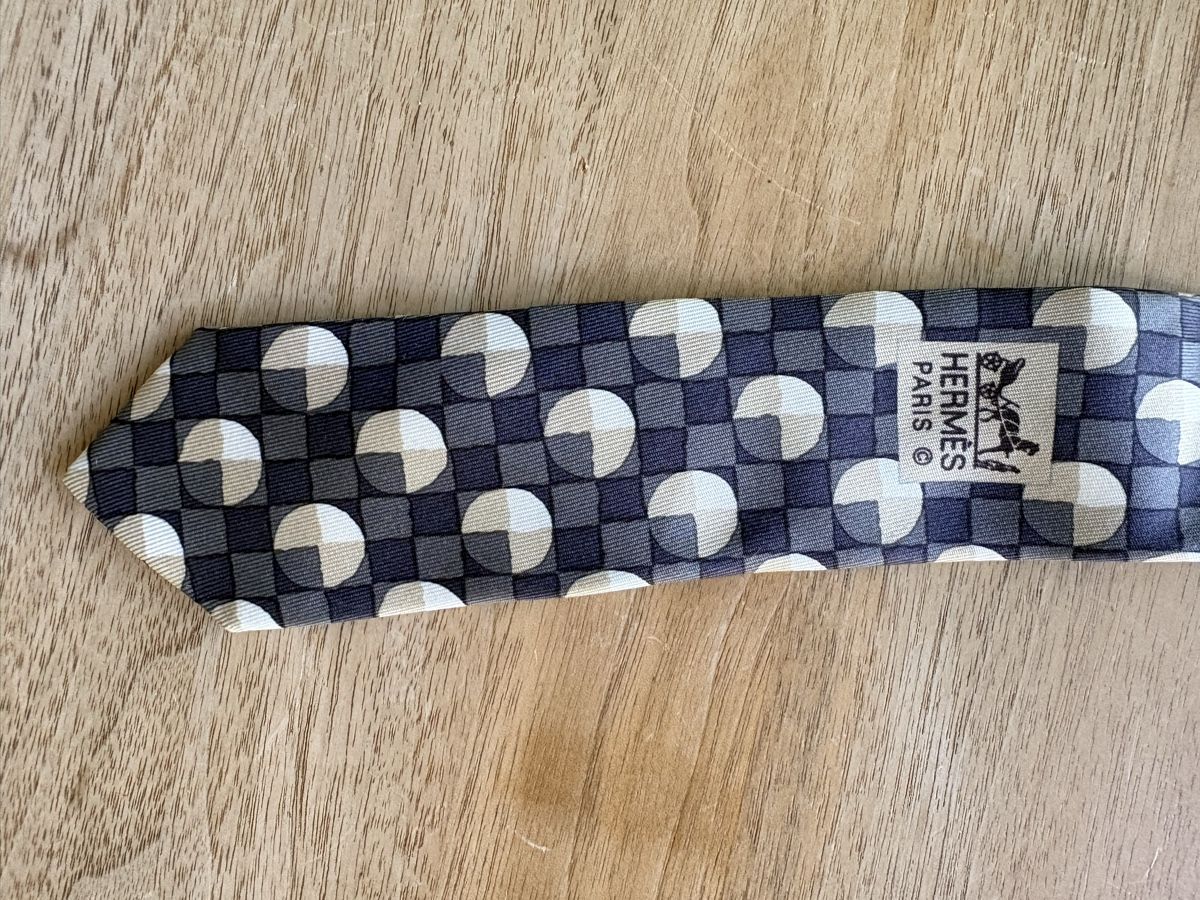 Cravatte: Hermès  Silk Tie - Retro Circles Pattern – Nuovo (secondo la descrizione) da Herrliberg venduto da Mirika 1