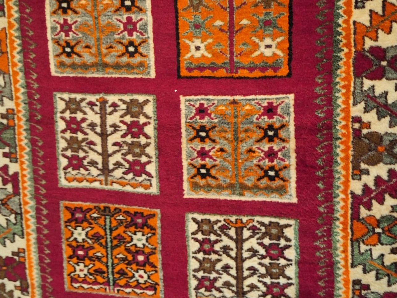 Teppiche: ORIENT TEPPICH MIT TOLLEN FARBMIX – Gebraucht aus spreitenbach von lumbalplatte 1