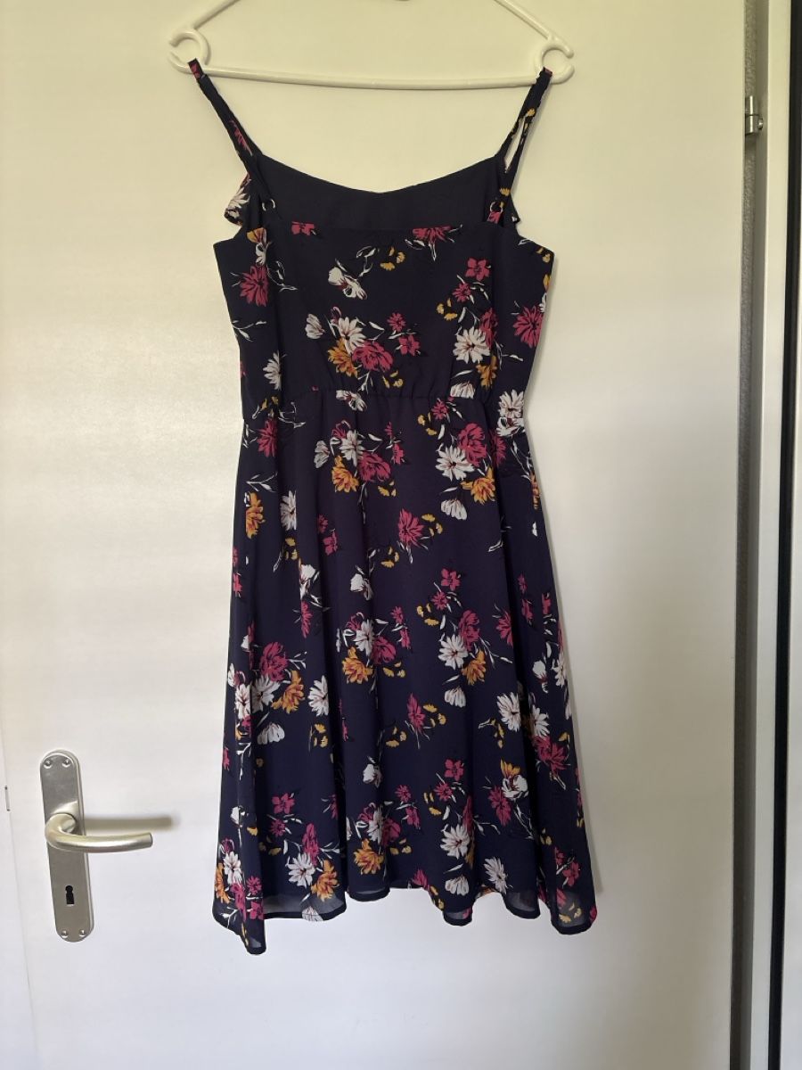 Vestiti: Sommerkleid Grösse 34 Blumenmuster – Nuovo (secondo la descrizione) da Pfäffikon ZH venduto da Sil-Vany 1