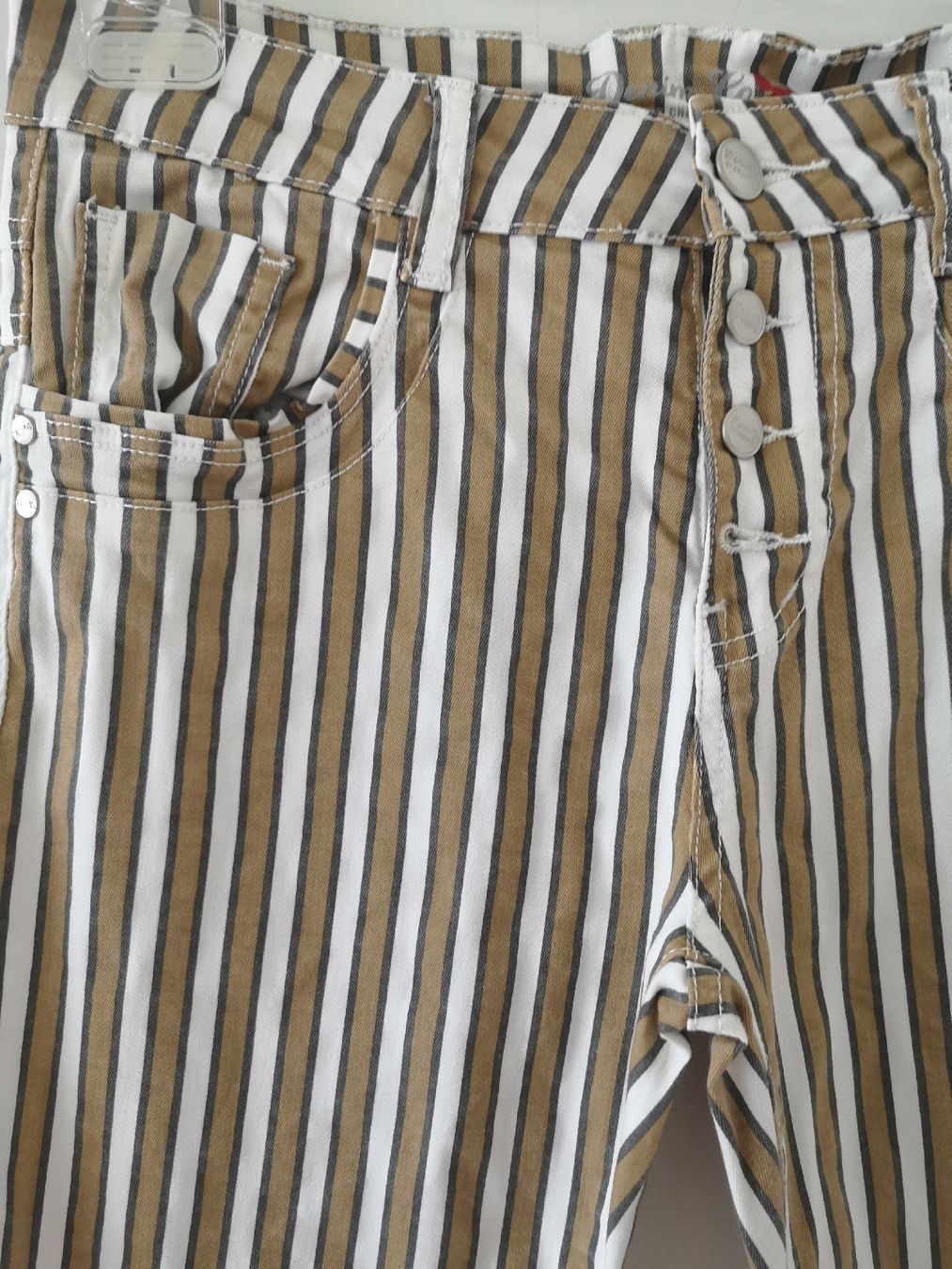Hosen: 3/4 Hose beige gestreift 36 - Chicorée - Spendenaktion – Neu (gemäss Beschreibung) aus Unterkulm von Beljasch 3