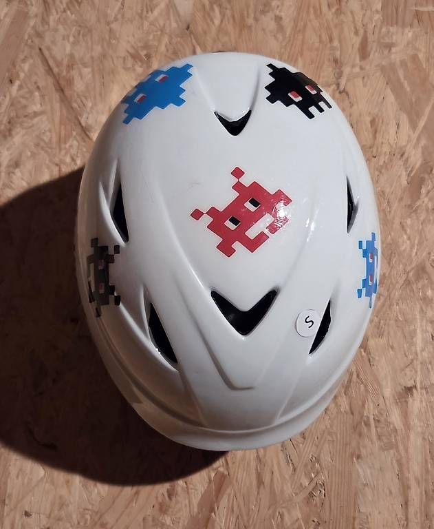 Caschi: Casque de ski uvée taille s – Usato da Sergey venduto da swixkey