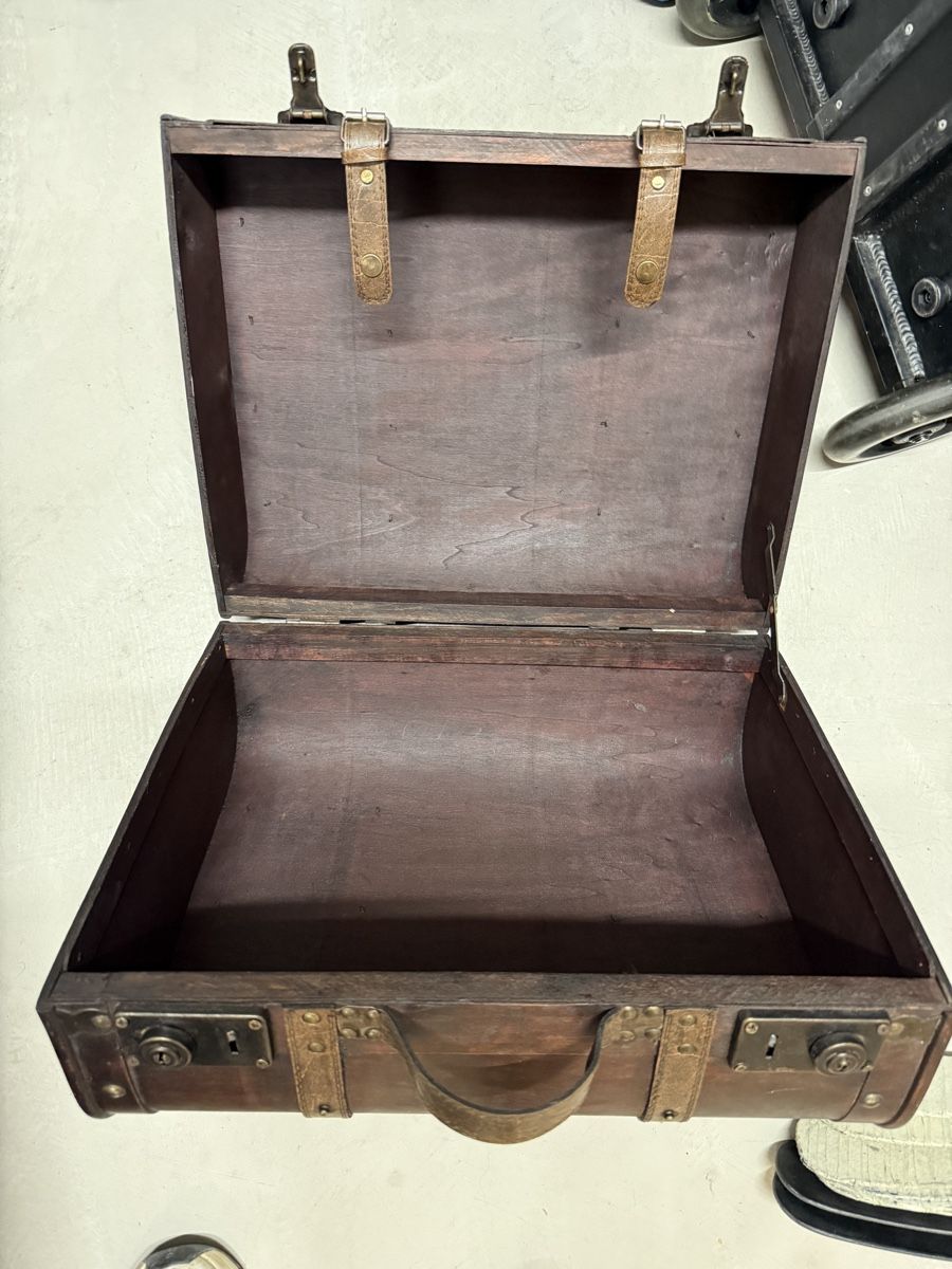 Valigie: Vintage-Holzkoffer / Dekokoffer mit Lederoptik – Usato da Frauenfeld venduto da kev2500 1
