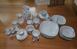 Geschirrset Neu