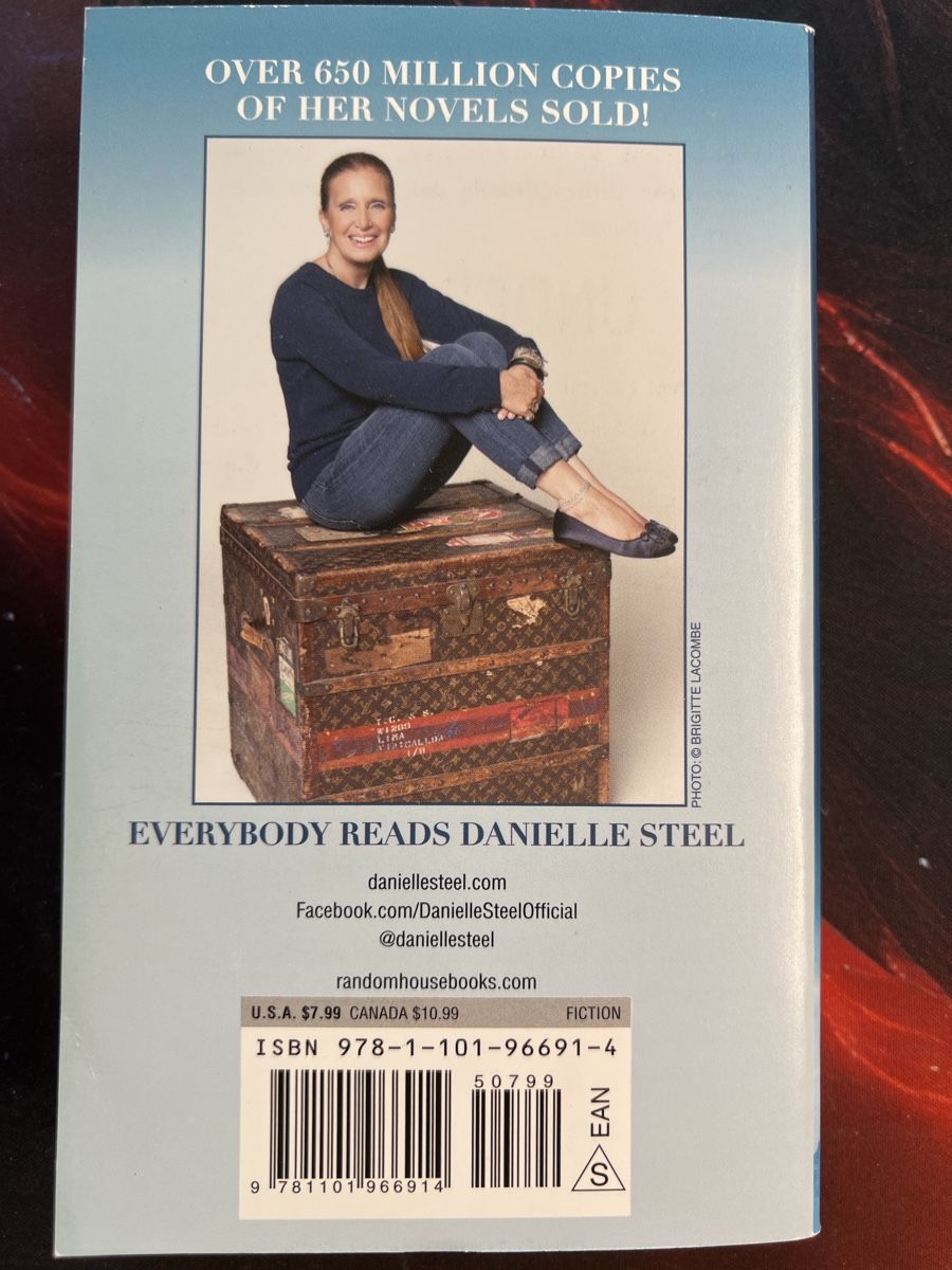 Bücher: Danielle Steel - Undercover - Roman anglais – Gebraucht aus Genève von PoissonBlue 2
