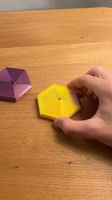 Giochi: Hexagon Fidget  – Usato da Lyss venduto da d_p_id