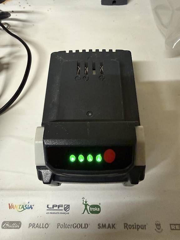 Akkus & Batterien: Chargeur et batterie OKAY 40V – Gebraucht aus Les Geneveys-sur-Coffrane von ba_s 1