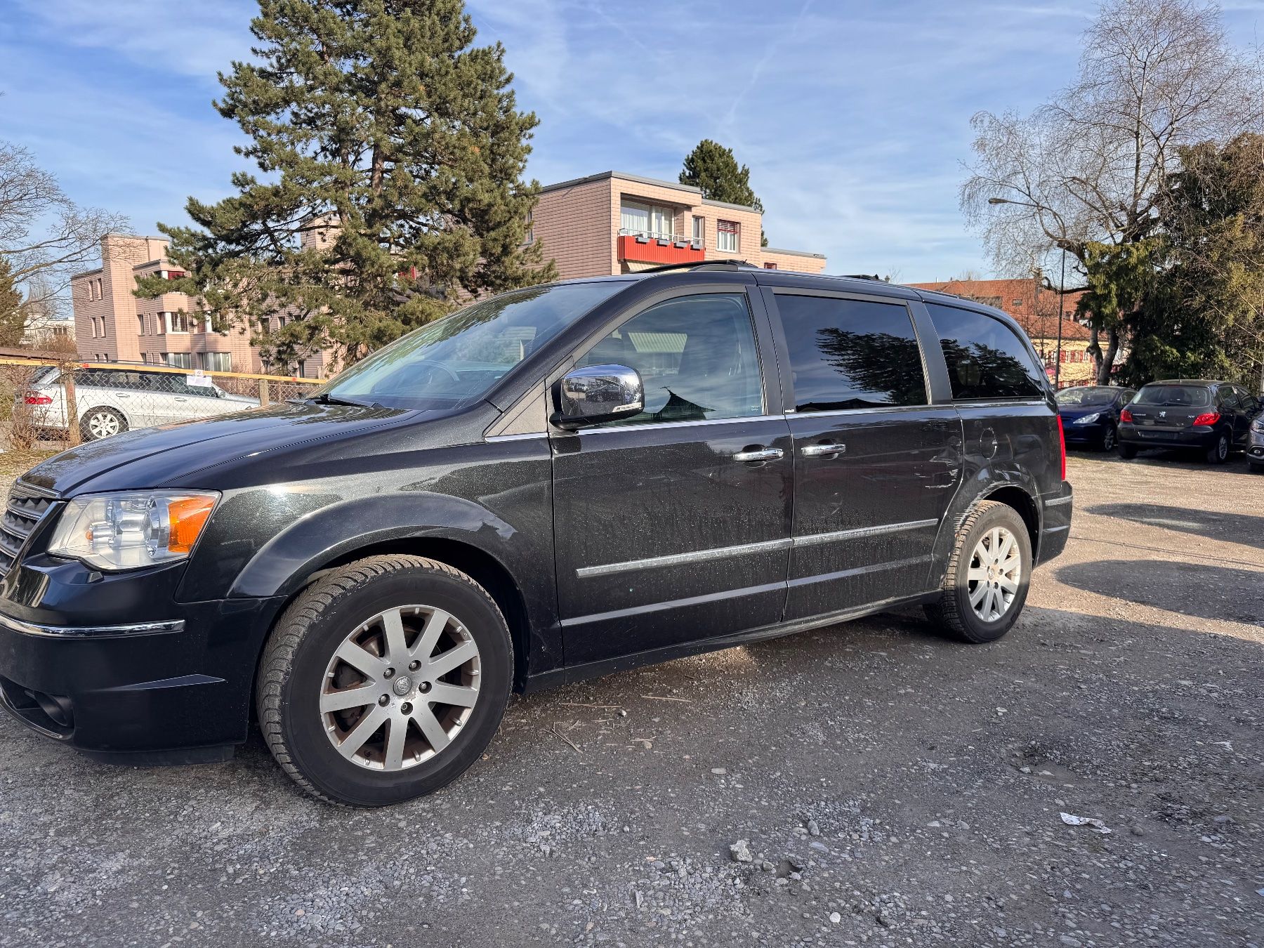 Chrysler Autos: CHRYSLER GdVoyager 2.8D – D'occasion à St. Gallen par AutoSG 1