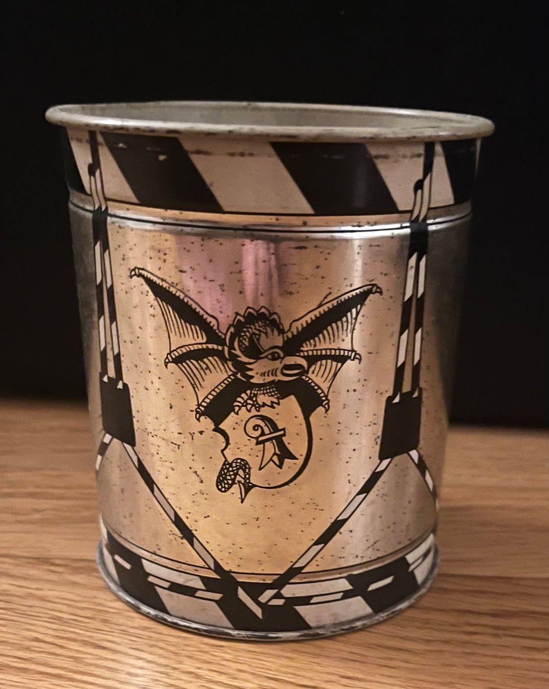 Tutte le decorazioni: Alte Basler Trommeldose mit Basilisk – Usato da Emmenbrücke venduto da Herzog07 2