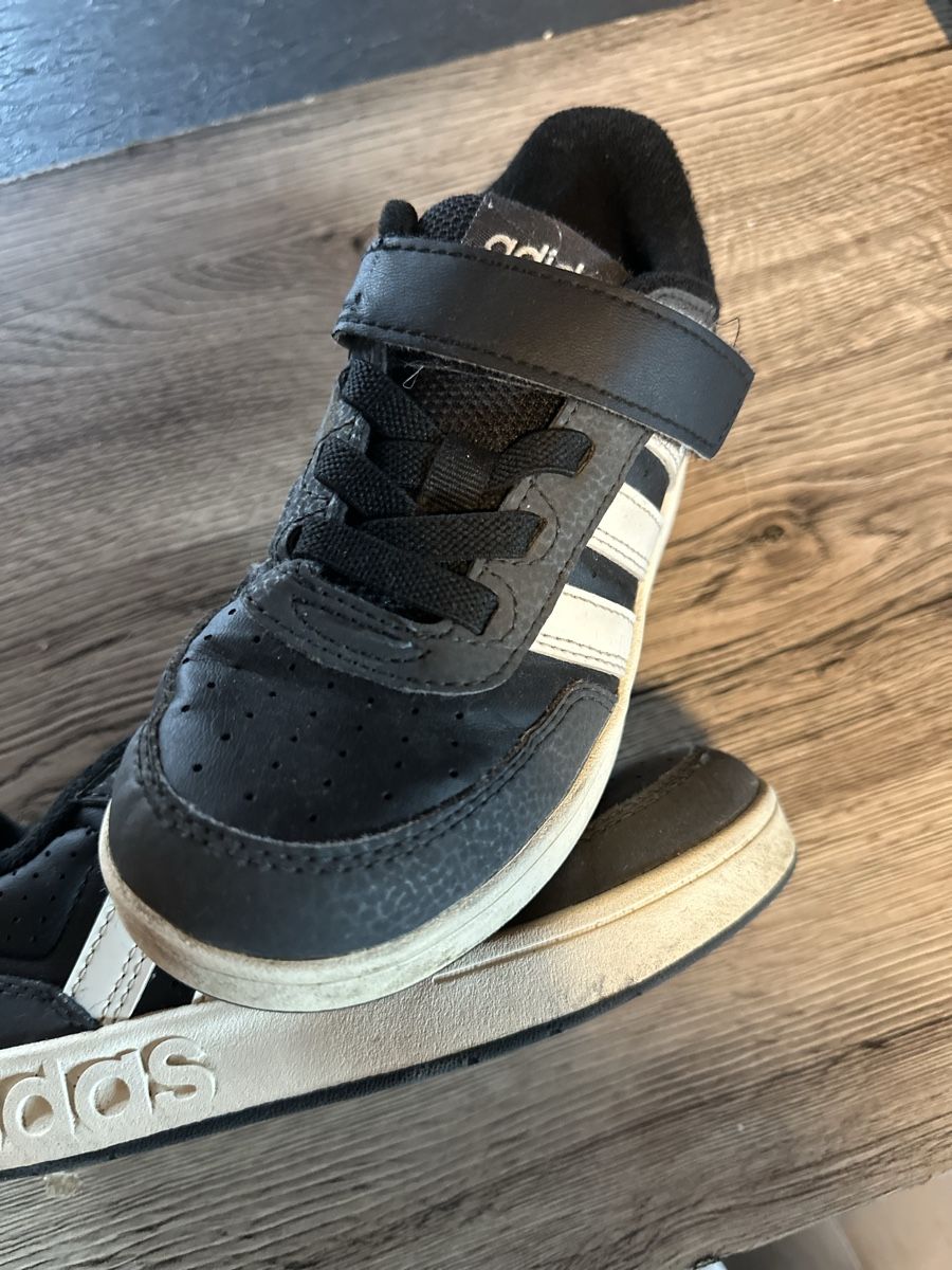 Adidas Scarpe per ragazzi: Adidas Turnschuhe, Größe 31. – Usato da Grindel venduto da Viktoriia09 1