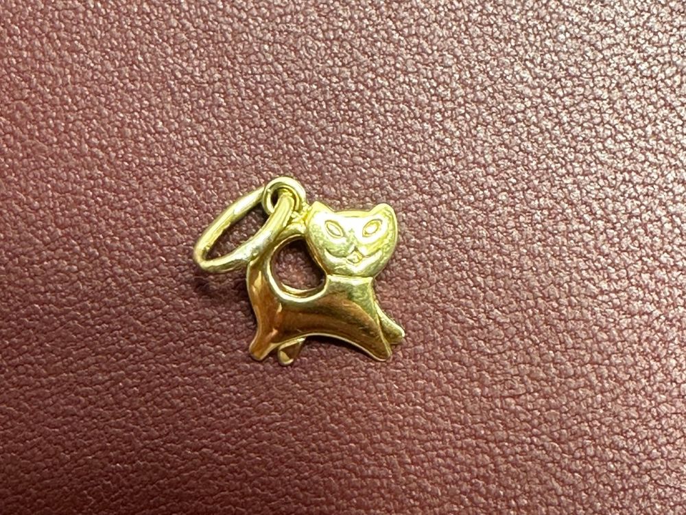 Ciondoli: Anhänger Katze / Kitty aus 18 Karat Gelbgold Au 750 – Usato da Bern venduto da bombich