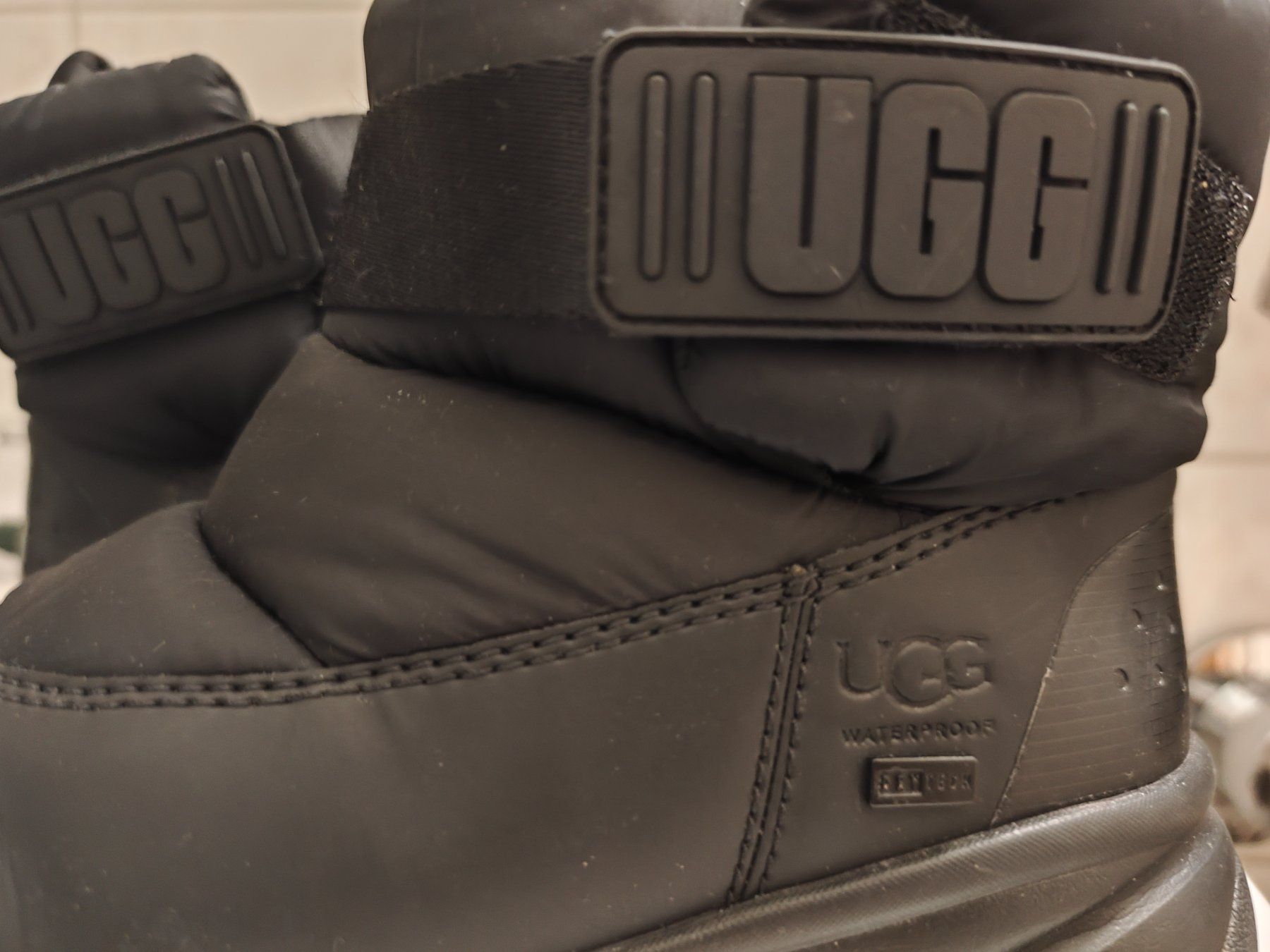 Damenschuhe: UGG Wasserfeste Winterstiefel – Gebraucht aus Weiningen ZH von gandy80 3