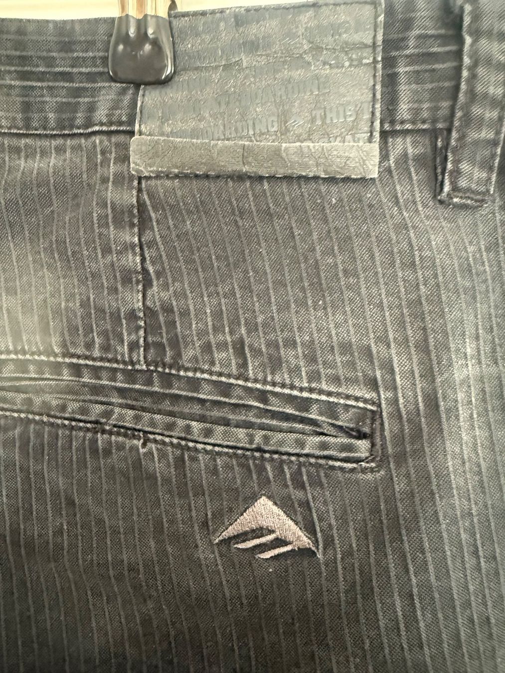 Pantalons: SHORTS EMERICA GR.34 – D'occasion à Steg im Tösstal par goldlionfree 2