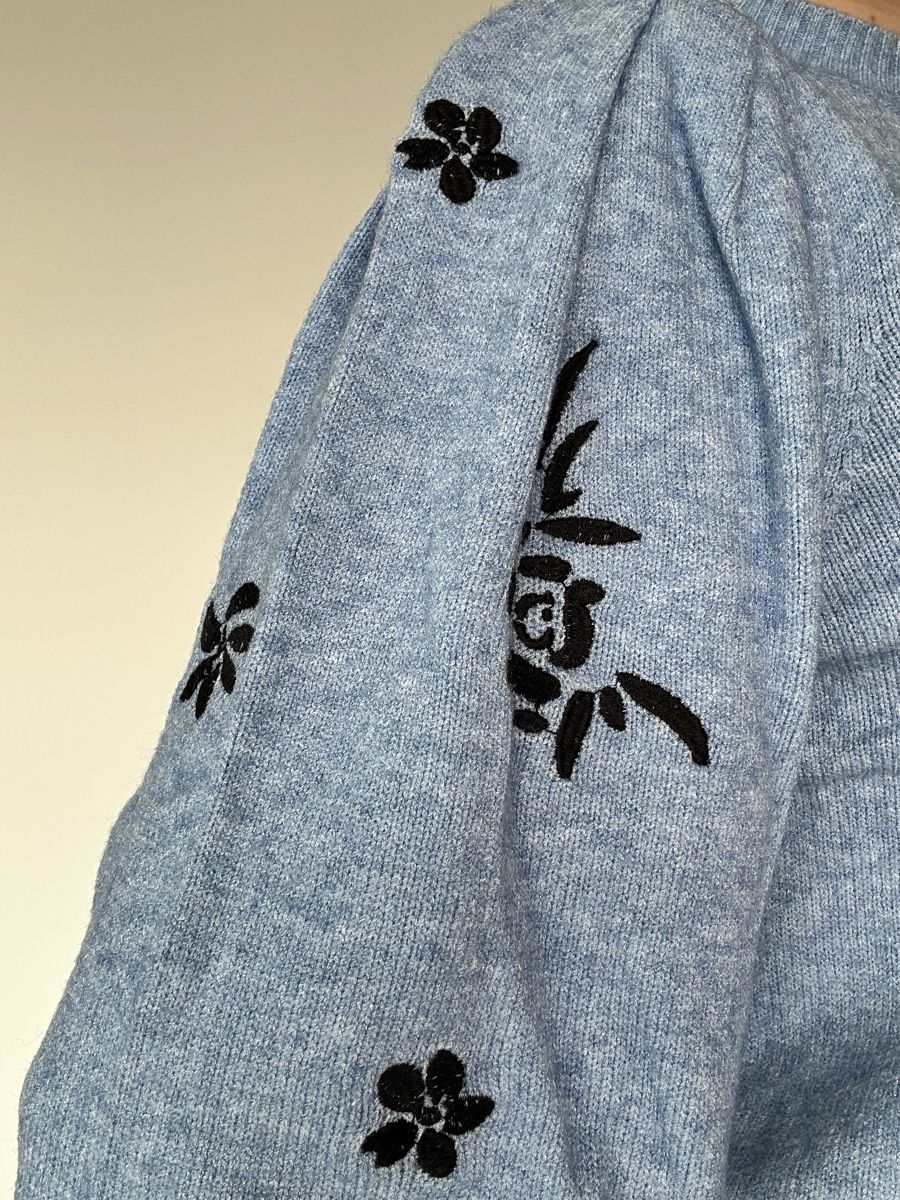 Only Maglioni & Felpe: ONLY Pullover mit Blumenstickerei Grösse M – Usato da Uzwil venduto da Zhenia17 1