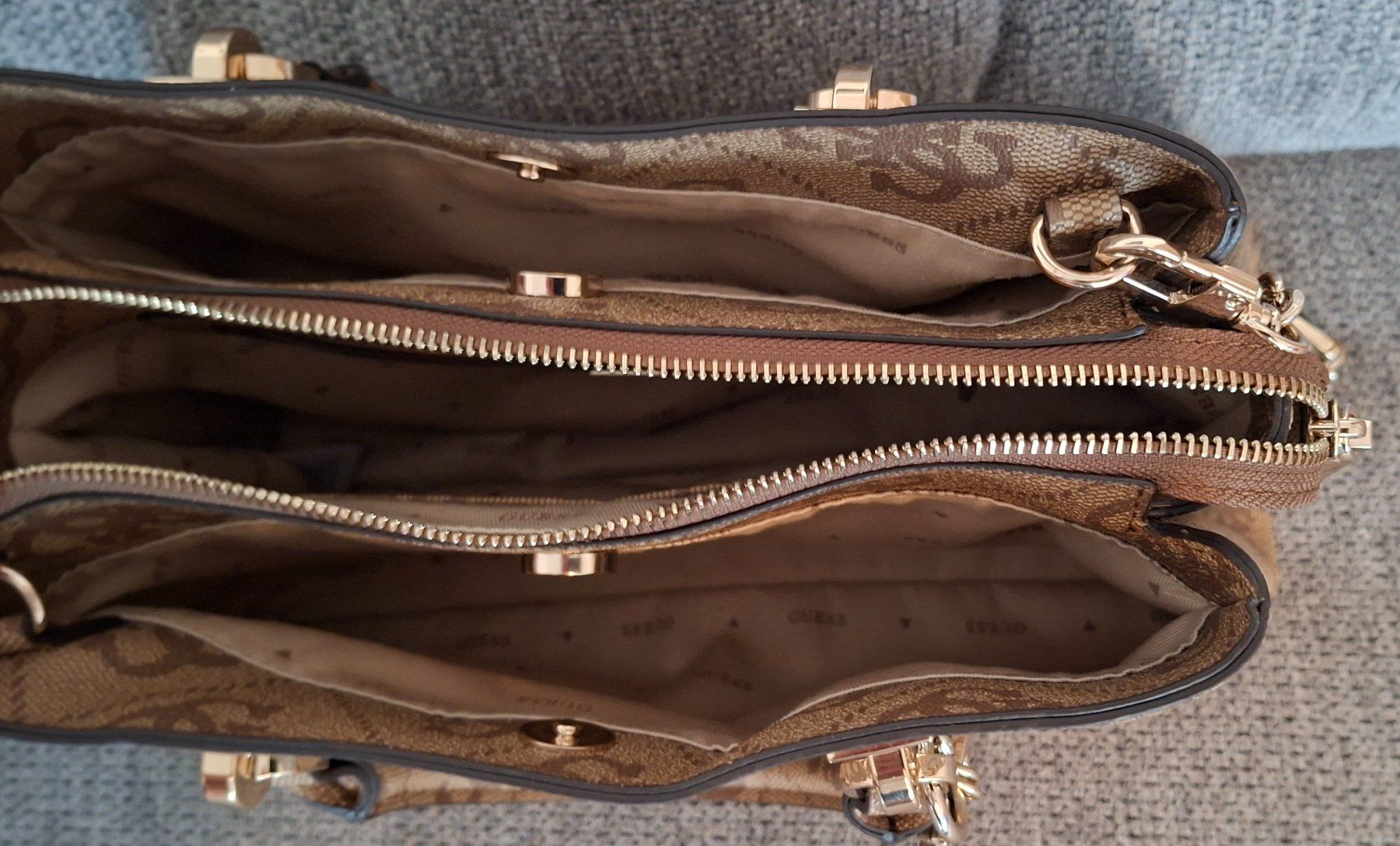 Guess Sacs femmes: Elegante GUESS-Handtasche – D'occasion à Feuerthalen par kigo87 4