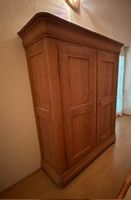 Schrank aus Holz