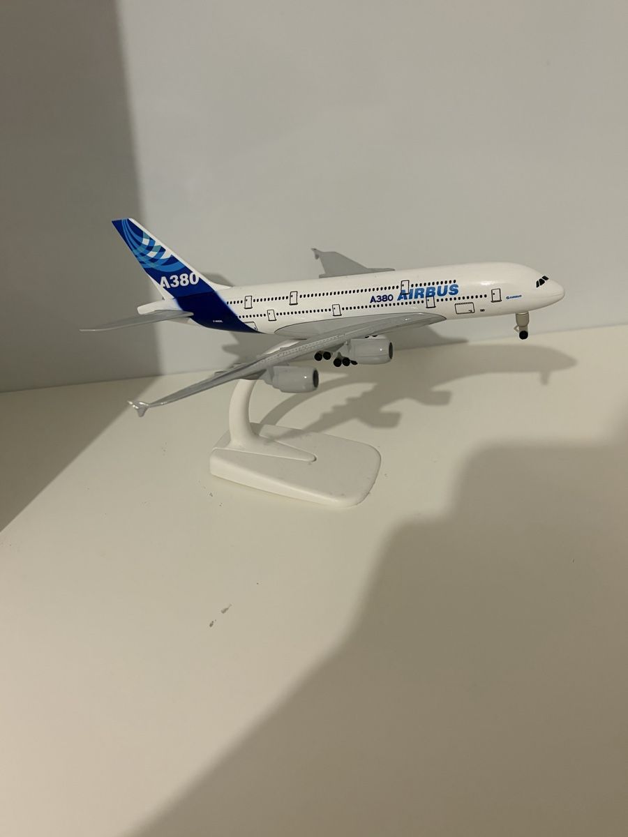 Airbus Modellbausätze & Standmodelle: Airbus A380 Flugzeug Modell – Neu (gemäss Beschreibung) aus Birsfelden von Bestbuy.ch