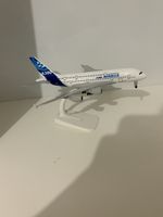 Airbus A380 Flugzeug Modell