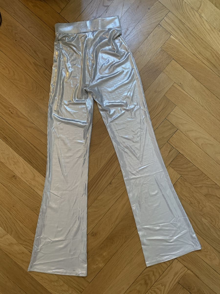 Monki Pantaloni: Pantalon argenté monki – Nuovo (secondo la descrizione) da Genève venduto da rez_c6c6 1