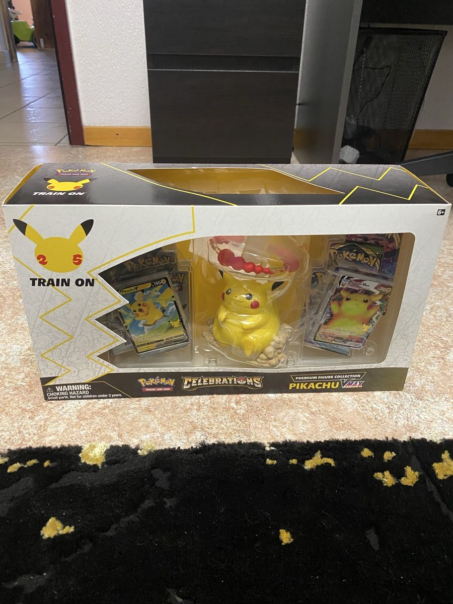 Pokémon Carte collezionabili: Pokemon Celebrations Pikachu VMAX Premium Collection Set – Nuovo (secondo la descrizione) da Termen venduto da pas_2pf2
