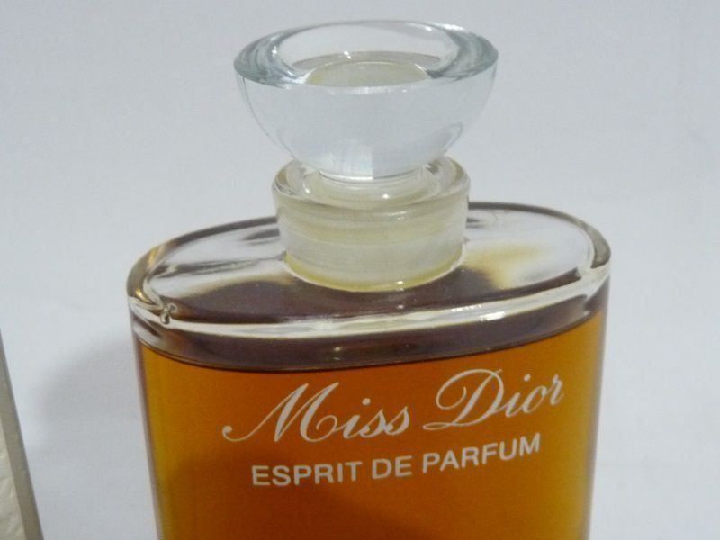 Profumi & Eau de Toilette: DIOR Esprit de parfum Miss Dior – Usato da Vandoeuvres venduto da Dom-Tom 1