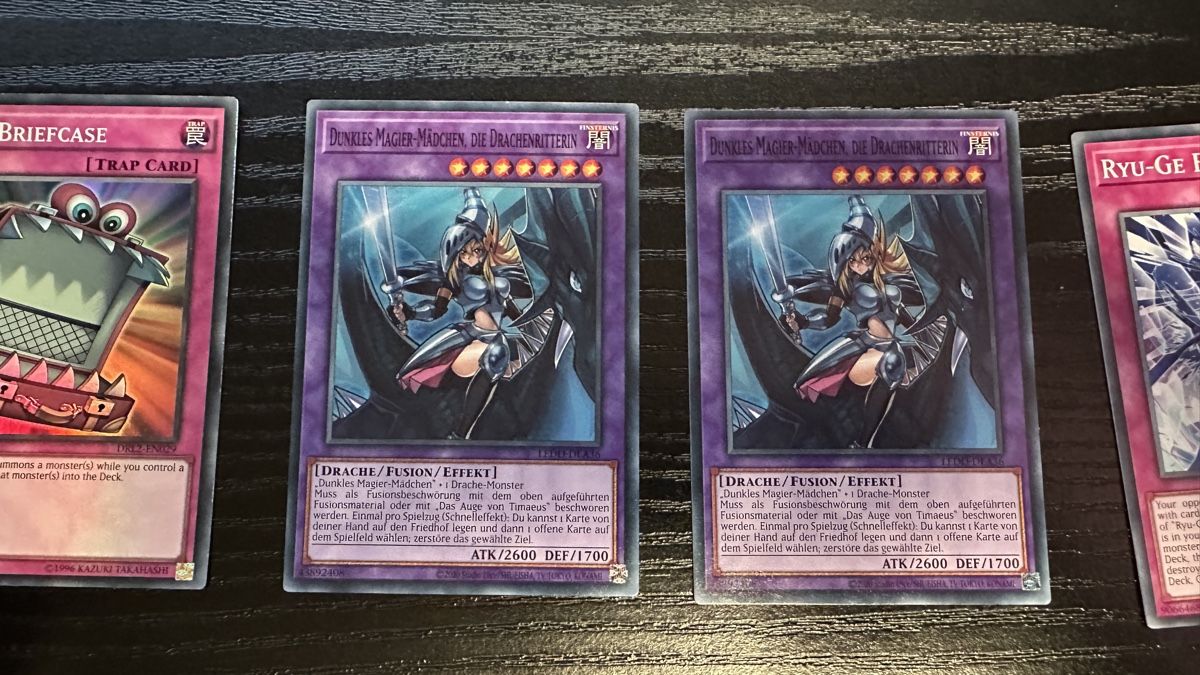 Cartoline: Yu-Gi-Oh Holos & Dunkles Magier Mädchen – Usato da Uster venduto da Neonschwarz 6