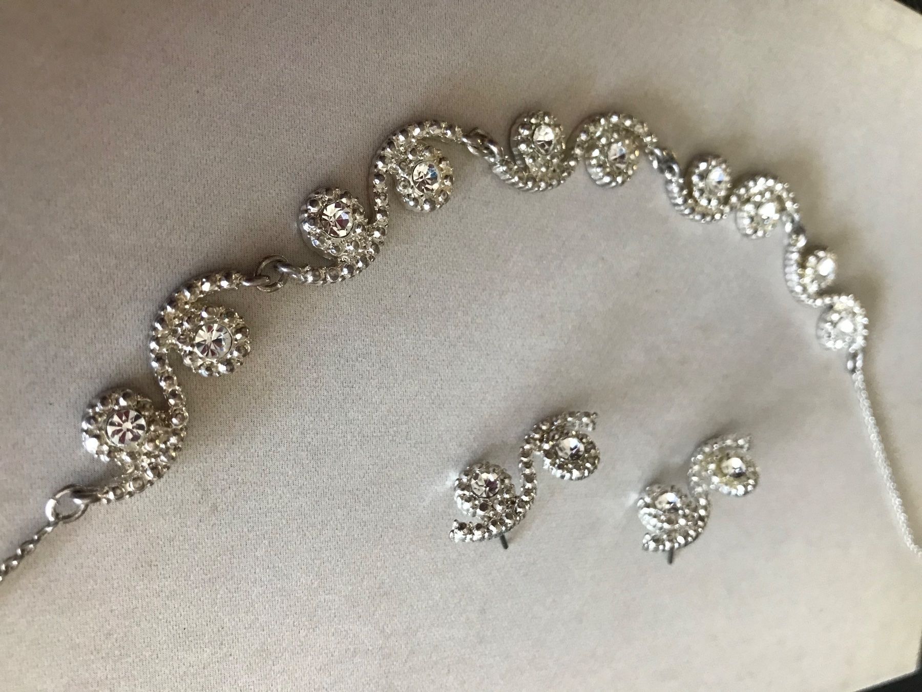 Catenine: Joli ensemble de bijoux argenté – Usato da Grimisuat venduto da eliseba88 2