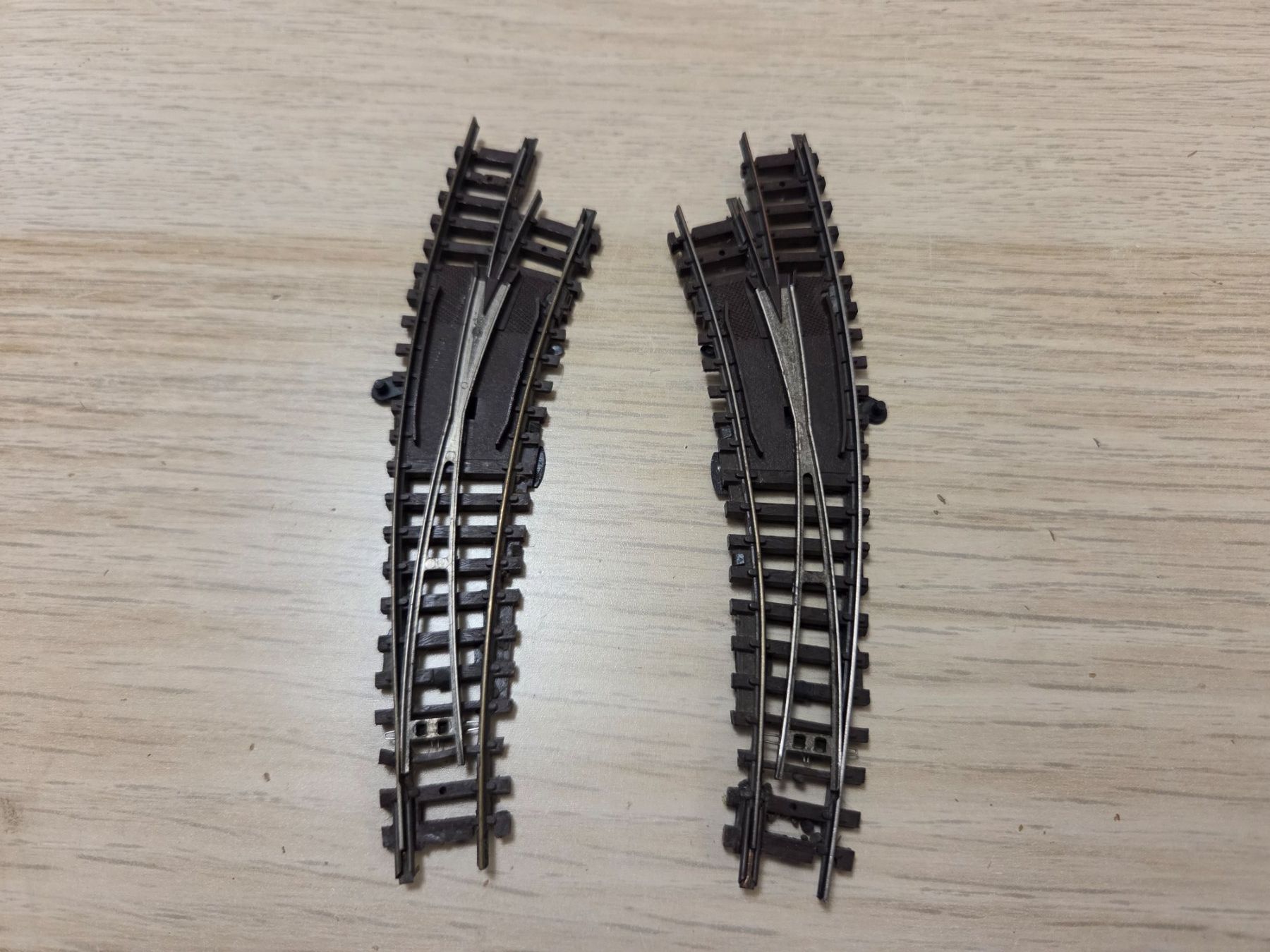 Arnold Modellini di ferrovie: Arnold N 2 x 1760 Bogenweichen – Usato da St-Aubin-Sauges venduto da Lo_Go