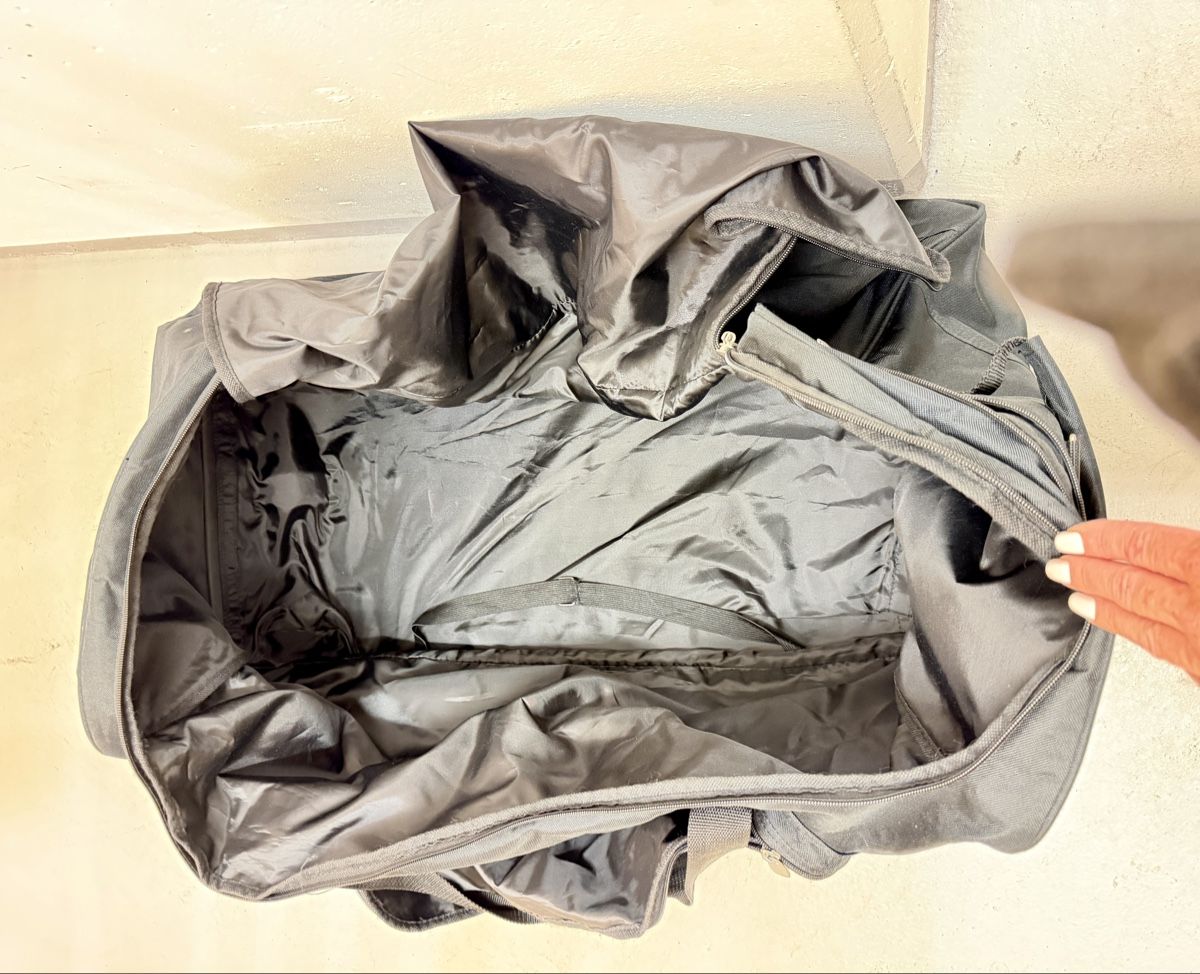 Borse: Schwarze Reisetasche mit Rollen – Usato da Muri AG venduto da bet_6sbg 2