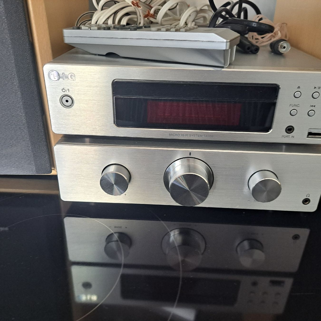 LG Lettore multimediale & Streamer: LG Micro Hi-Fi System  TA106 mit Lautsprecher – Usato da Riehen venduto da Appia48 1