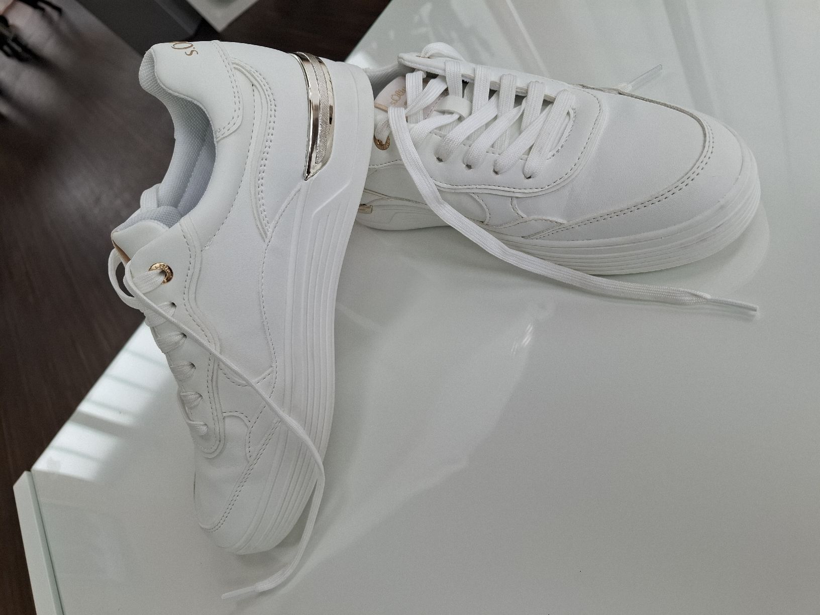 S.Oliver Chaussures femmes: S.Oliver Sneaker Weiss Gr.40 NEU – Neuf (Voir description) à Winterthur par -.S.B.- 2