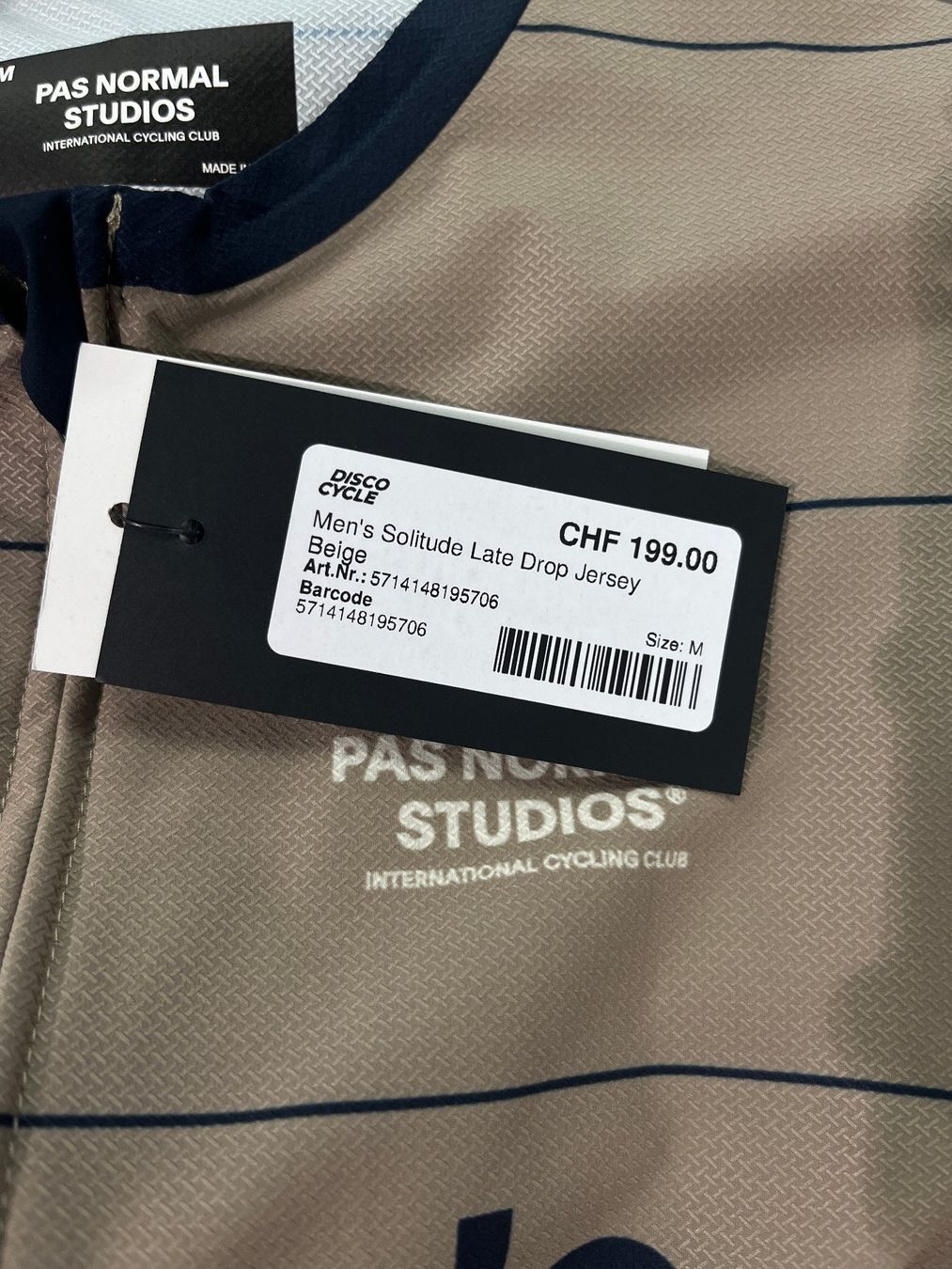 Pas Normal Studios Canottiere & Pantaloni: % Pas Normal Studios Men's Solitude Jersey - Beige M – Nuovo e nell'imballaggio originale da Bern venduto da Disco_Cycle 2