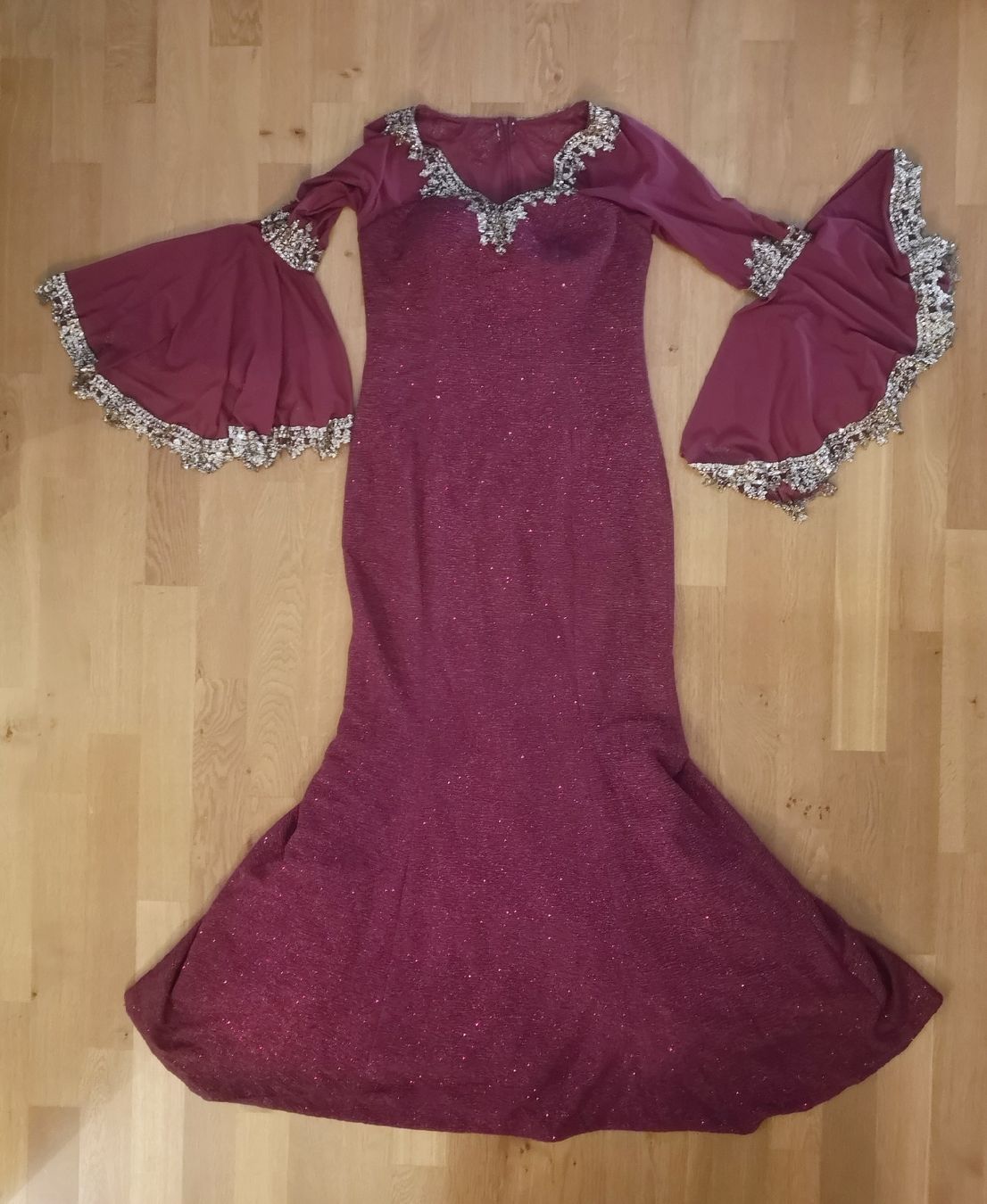 Vestiti: orientalisches Festkleid Gr. 42 / XL – Usato da Niederbipp venduto da kevintifu20
