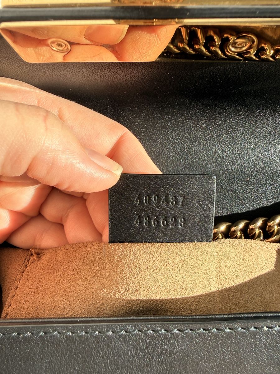 Gucci Taschen für Damen: Gucci Padlock Tasche schwarz Leder  – Gebraucht aus Möhlin von iva_c2fw 5