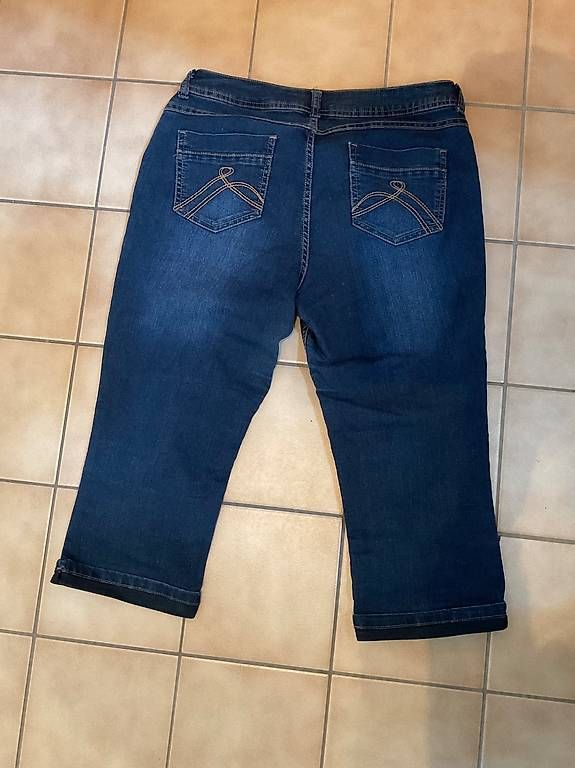 Jeans: Bermuda pantacourt jeans - Capri Hose gr. 42 – Gebraucht aus Icogne von luna.16 2
