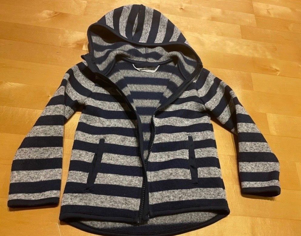 H&M Jacken: Pullover, Fleecjacke Gr 98 – Gebraucht aus Hüntwangen von fra_7nd2 1