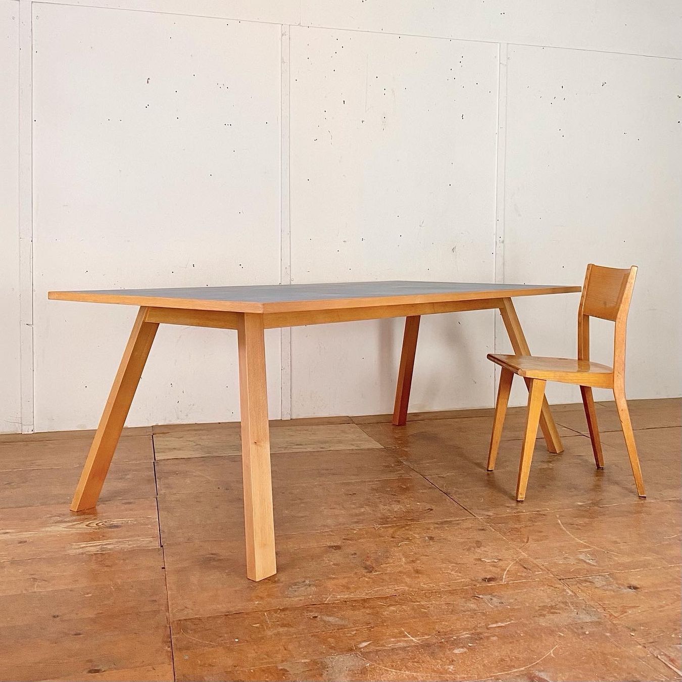 Tavoli: Linoleum Tisch Esstisch Sitzungstisch Holztisch – Usato da Wetzikon ZH venduto da Deuxieme.shop 4