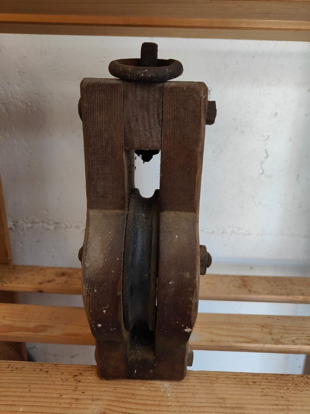 Sonstiges zum Lager & Transport: Holz Umlenkrolle – Gebraucht aus Ruswil von kellerruswil 1